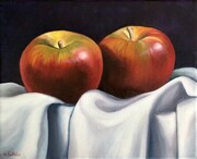 Apples on white cloth
